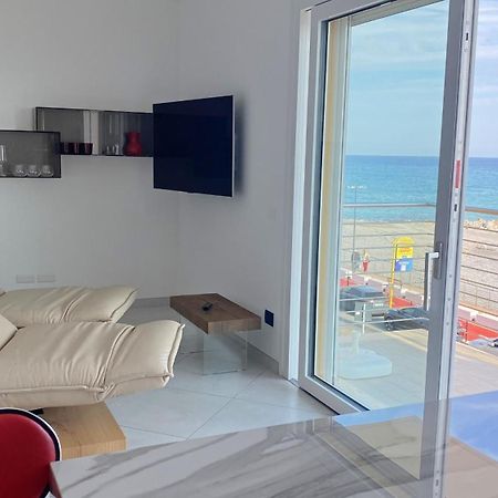 Appartamento Mare Blu Ventimiglia Esterno foto