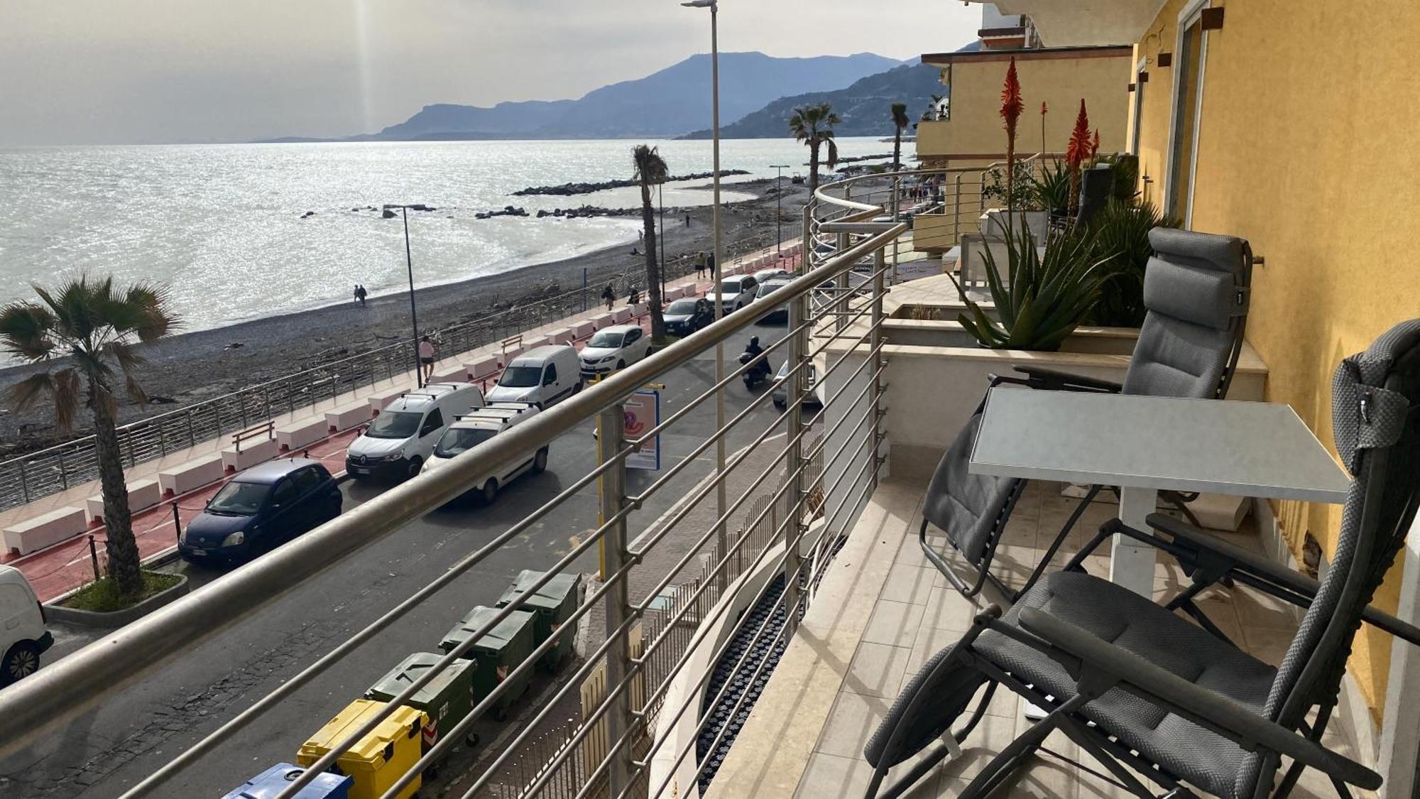 Appartamento Mare Blu Ventimiglia Esterno foto