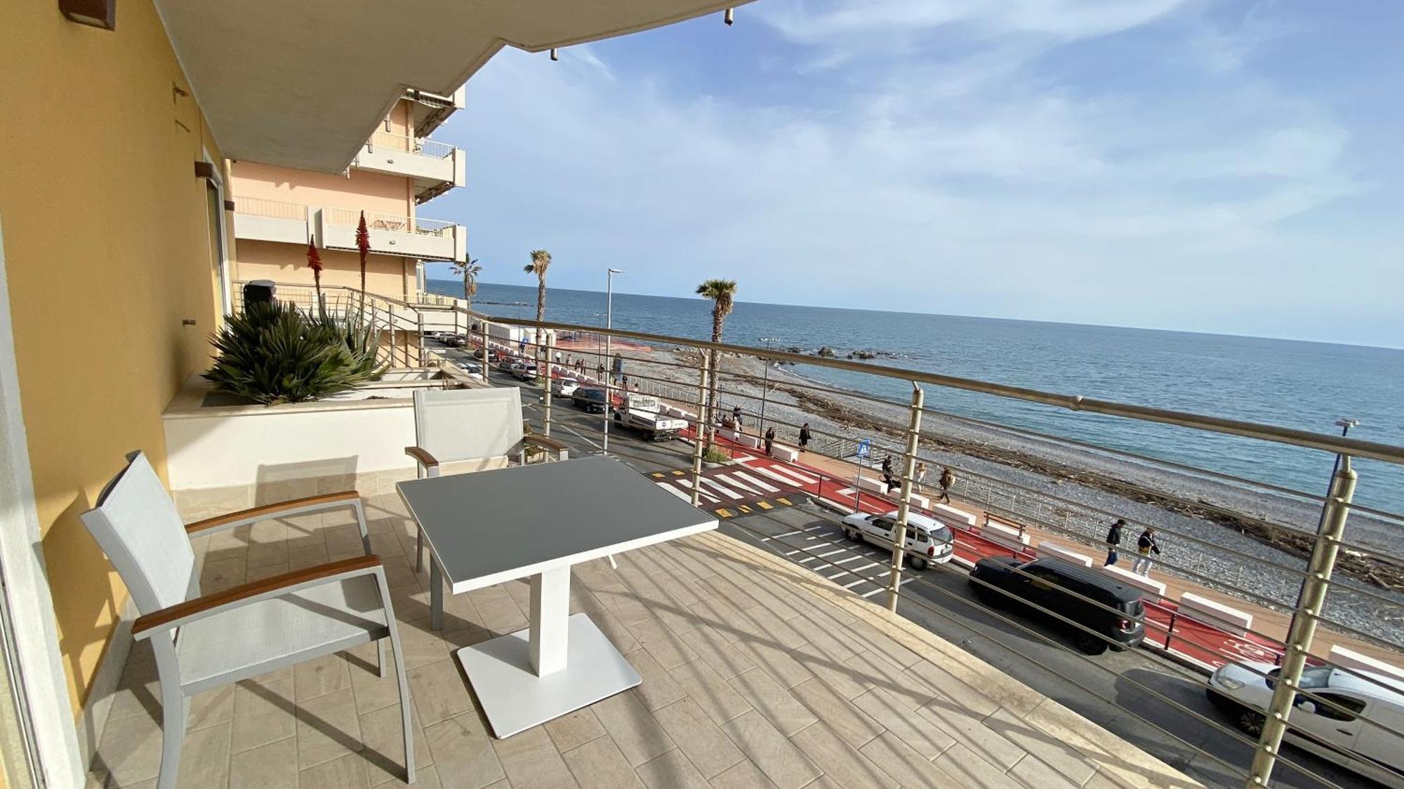 Appartamento Mare Blu Ventimiglia Esterno foto