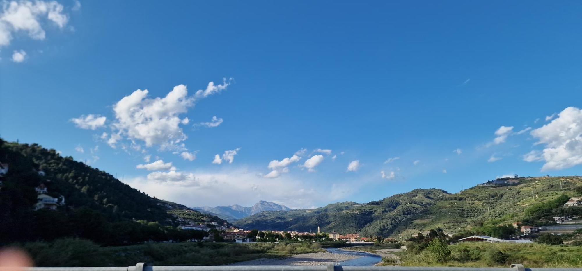 Appartamento Mare Blu Ventimiglia Esterno foto