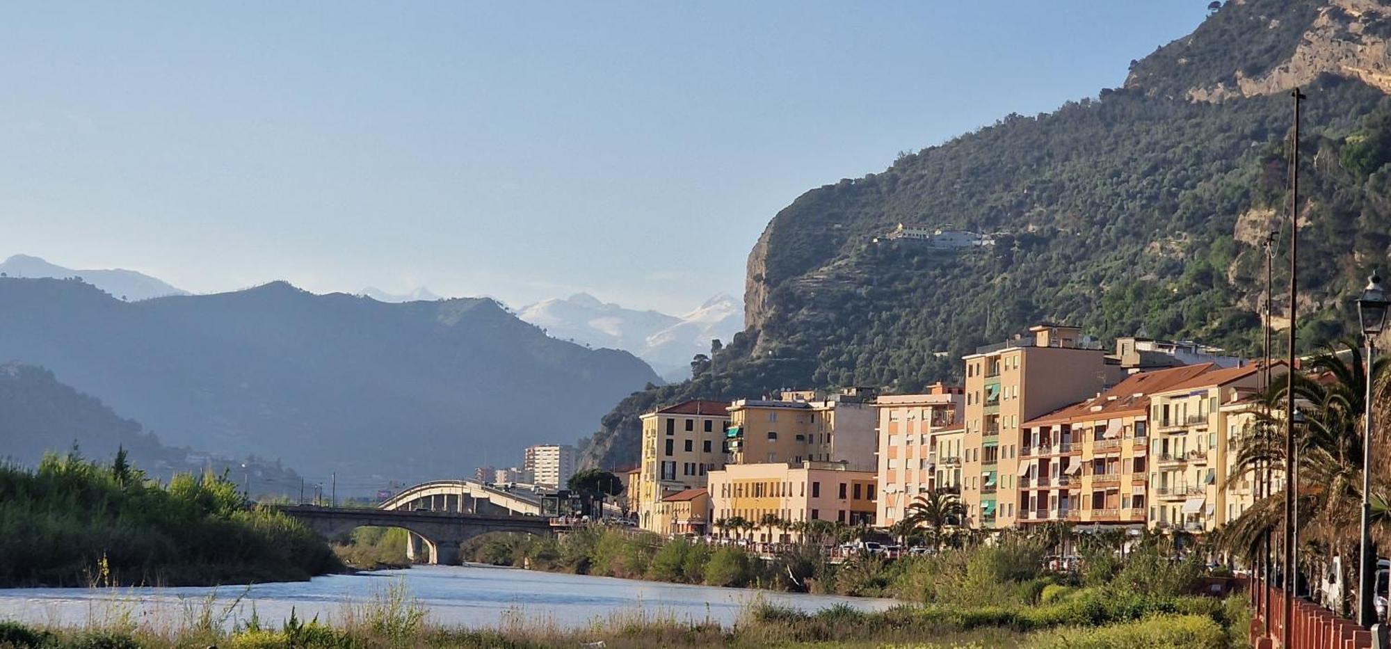Appartamento Mare Blu Ventimiglia Esterno foto