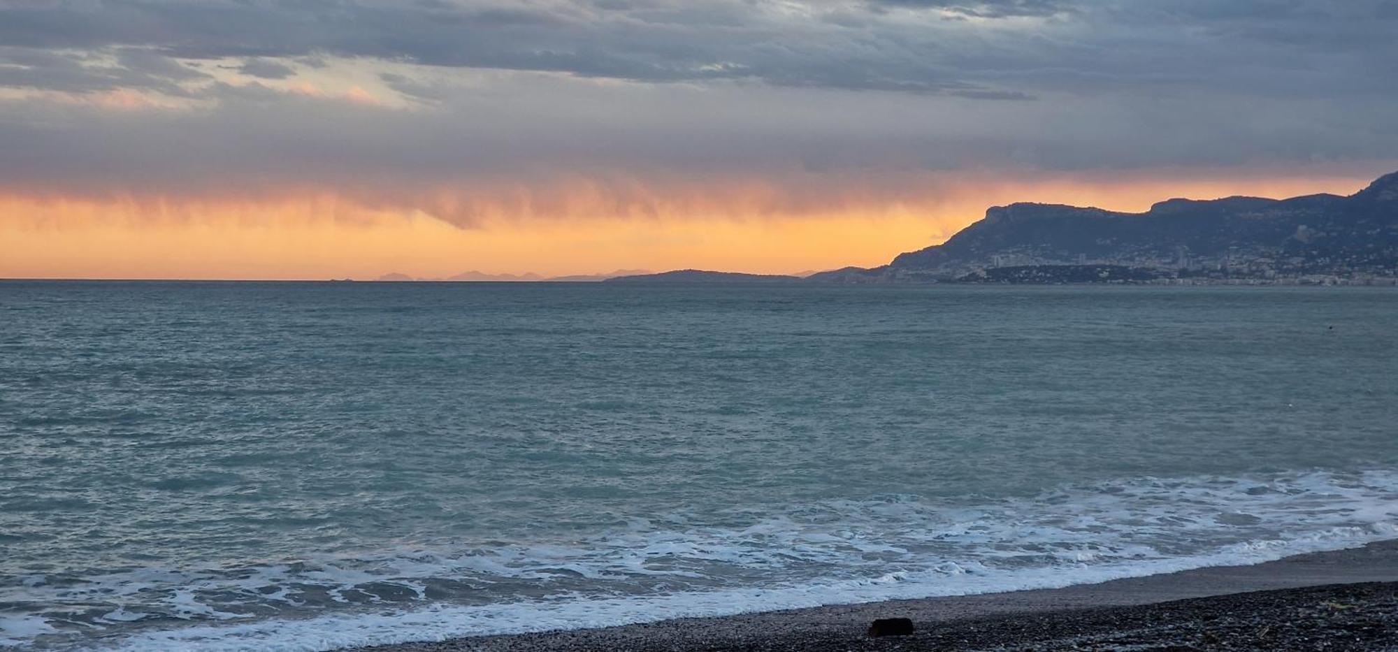 Appartamento Mare Blu Ventimiglia Esterno foto